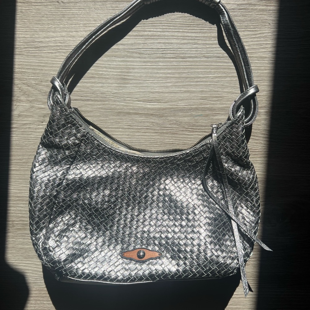 Elliot Luca clutch